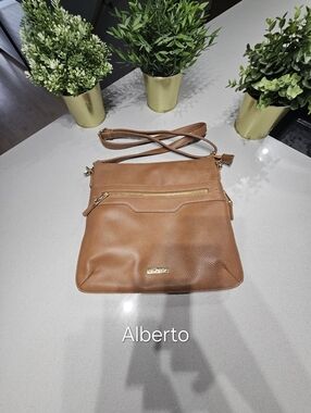 NWOT ALBERTO Superbe Sac À Bandoulieère Avec Ornements Dorés